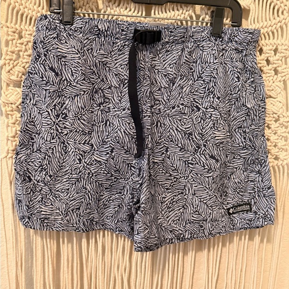 Columbia Men’s Black & White Patterned Athletic Shorts – Size Small, Cinch Belt - Picture 1 of 3